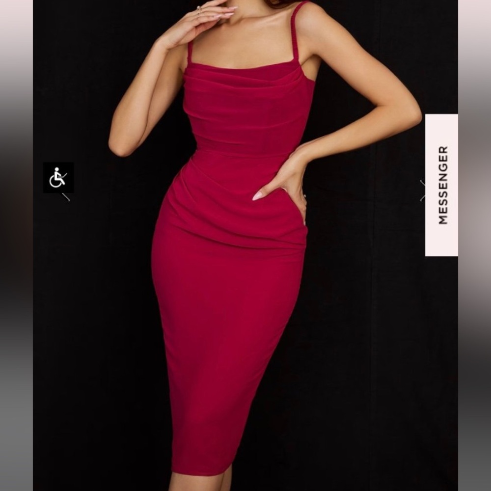 House of CB
JAMILLE
BERRY DRAPED CORSET MIDI DRESS